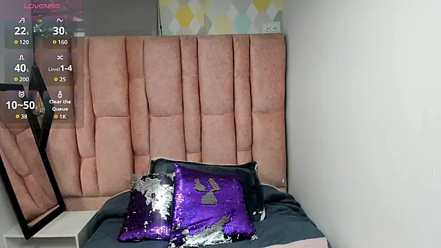 Snapshot of Issa_Milf__ chatting on February 11, 2026, 1:05 pm Issa Milf online show from February 11, 2026, 1:05 pm