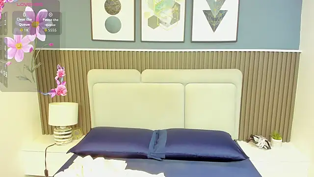 liz  cute online show from November 15, 2025, 11:40 am