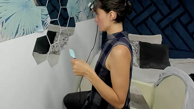 Snapshot of Valery_More__ chatting on October 3, 2025, 12:46 pm Valery More online show from October 3, 2025, 12:46 pm