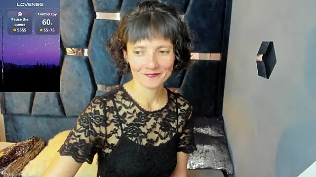 Snapshot of Valery_More__ chatting on October 8, 2025, 7:44 pm Valery More online show from October 8, 2025, 7:44 pm