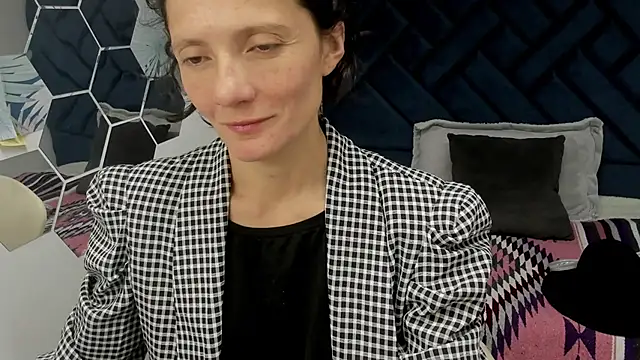 Snapshot of Valery_More__ chatting on November 13, 2025, 12:15 pm Valery More online show from November 13, 2025, 12:15 pm