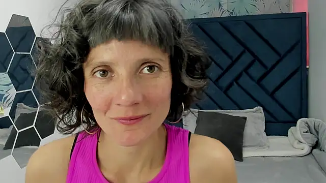 Snapshot of Valery_More__ chatting on November 28, 2025, 8:33 pm Valery More online show from November 28, 2025, 8:33 pm