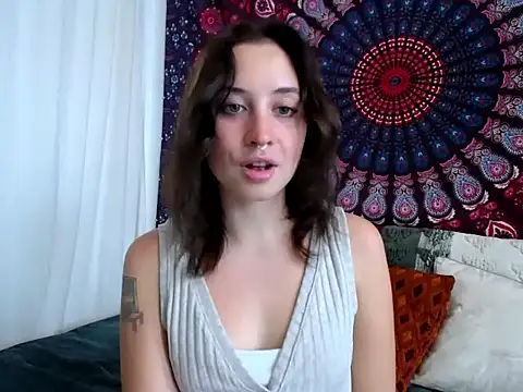 AdalynKiss online show from October 28, 2025, 1:14 pm