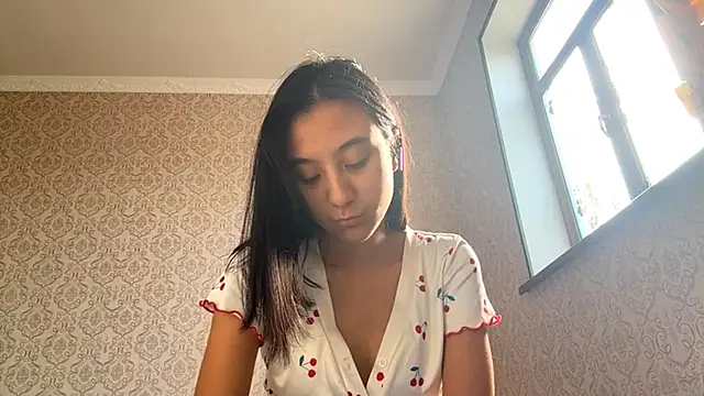 Snapshot of AdrienLanson chatting on October 28, 2025, 8:18 am AdrienLanson online show from October 28, 2025, 8:18 am