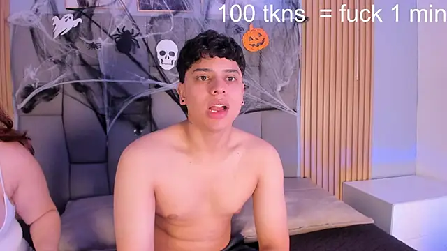 Kandyfrees  online show from October 26, 2025, 1:06 pm