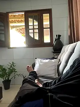 Snapshot of MCLZK chatting on October 31, 2025, 5:58 pm MCLZK online show from October 31, 2025, 5:58 pm