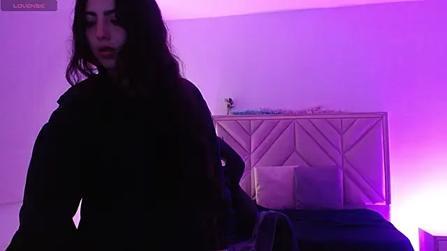 Ixchel tay online show from November 16, 2025, 3:34 am