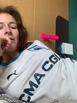 GoldenPussy1329 online show from April 18, 2026, 2:21 pm