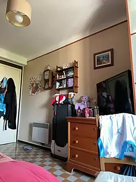 GoldenPussy1329 online show from July 19, 2026, 10:52 am