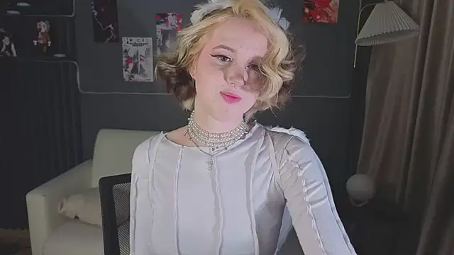 luna son online show from April 26, 2026, 10:29 pm