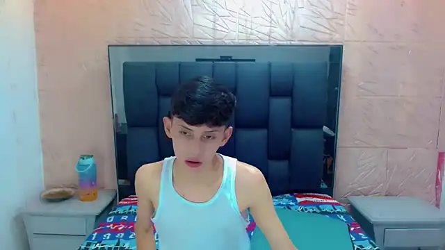 thaigo twink38 online show from November 3, 2025, 3:52 am