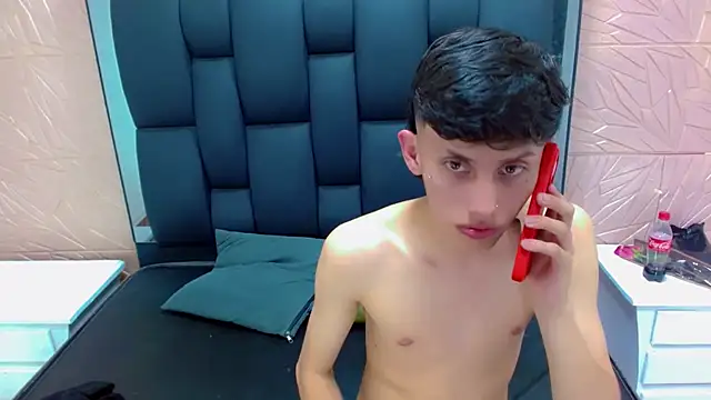 thaigo twink38 online show from December 14, 2025, 5:13 am