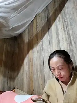 Tuyet xx online show from October 28, 2025, 1:42 am