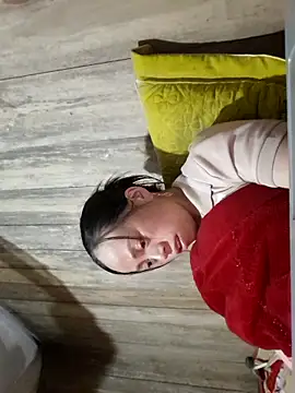 Tuyet xx online show from December 1, 2025, 1:38 pm