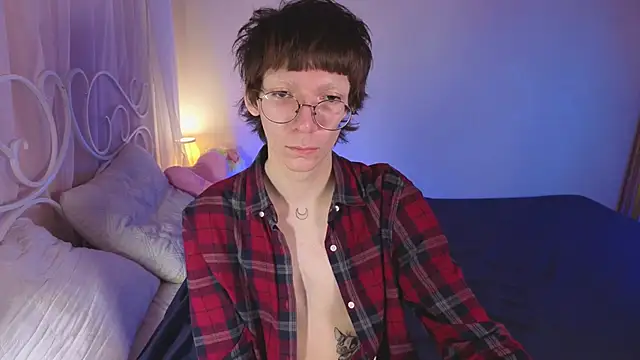 TommieHi online show from October 12, 2025, 3:44 pm