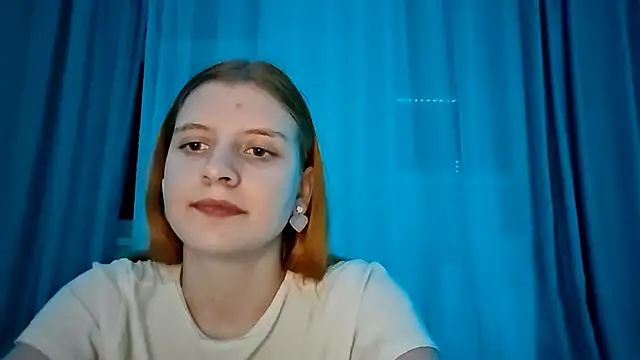 LynteriLain online show from November 6, 2025, 7:37 pm