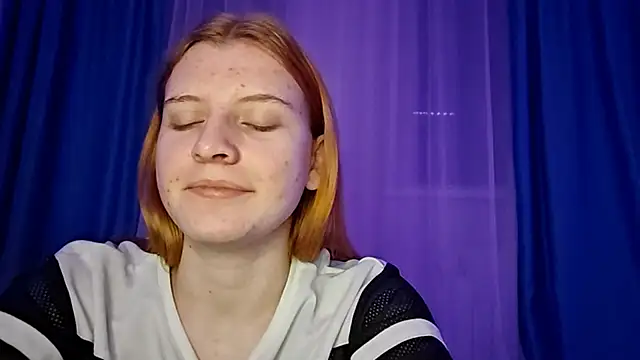 LynteriLain online show from November 8, 2025, 7:12 pm