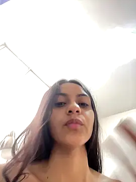 miluwatson online show from October 18, 2025, 7:36 pm