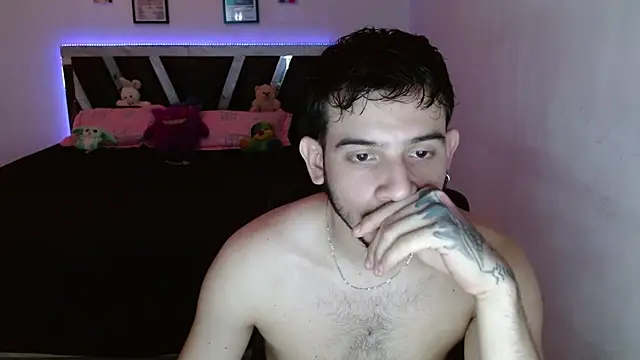 Sebasxxl12 online show from April 24, 2026, 9:28 pm