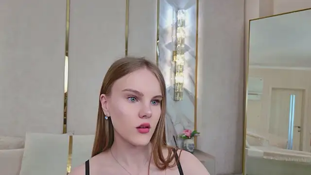 Snapshot of Lili_Lohan chatting on May 25, 2026, 5:02 am Lili Lohan online show from May 25, 2026, 5:02 am