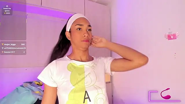 AnahiCollins online show from November 26, 2025, 11:33 am