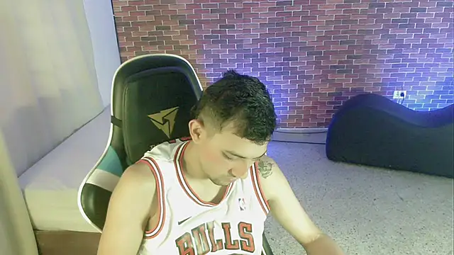 Snapshot of Bulls_23_ chatting on October 2, 2025, 1:51 pm Bulls 23 online show from October 2, 2025, 1:51 pm