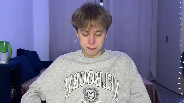  bee boy  online show from November 26, 2025, 1:23 pm