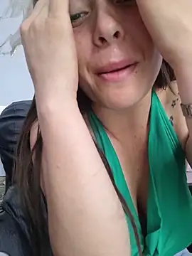 EmmaValencia  online show from April 7, 2026, 7:14 pm