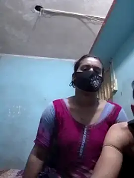 Snapshot of boni09 chatting on November 9, 2025, 10:35 am boni09 online show from November 9, 2025, 10:35 am