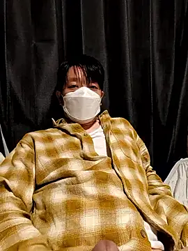 yuuukiiiip online show from November 24, 2025, 4:56 am