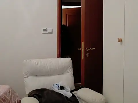 hangzi-0011 online show from November 1, 2025, 11:23 am