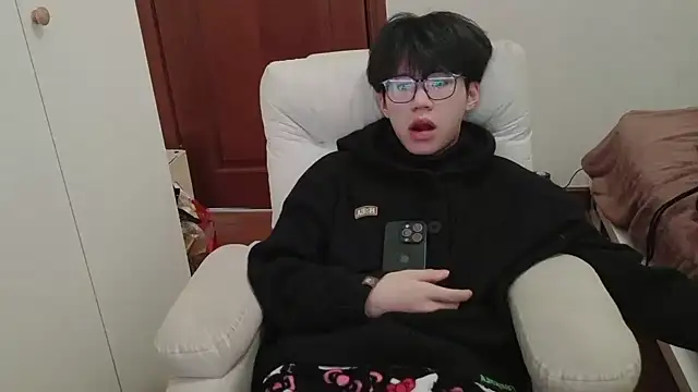 Snapshot of hangzi-0011 chatting on January 11, 2026, 7:57 am hangzi-0011 online show from January 11, 2026, 7:57 am