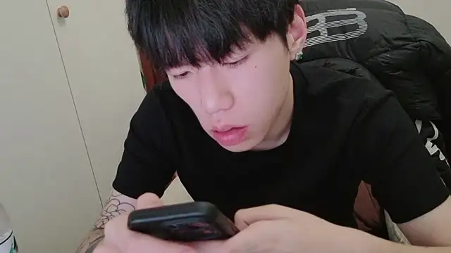 Snapshot of hangzi-0011 chatting on January 16, 2026, 12:20 pm hangzi-0011 online show from January 16, 2026, 12:20 pm