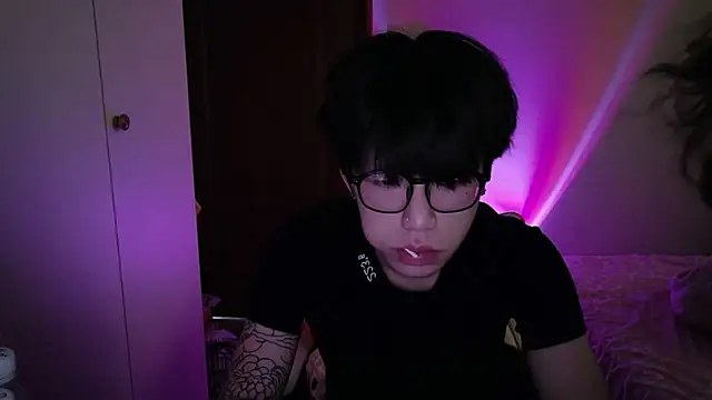 Snapshot of hangzi-0011 chatting on February 4, 2026, 7:14 am hangzi-0011 online show from February 4, 2026, 7:14 am