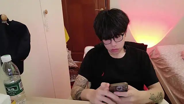 Snapshot of hangzi-0011 chatting on February 5, 2026, 7:57 am hangzi-0011 online show from February 5, 2026, 7:57 am