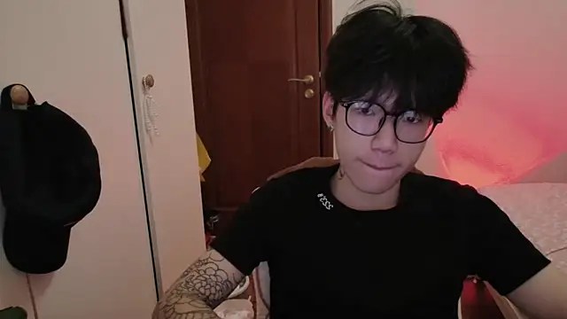 Snapshot of hangzi-0011 chatting on February 10, 2026, 10:52 am hangzi-0011 online show from February 10, 2026, 10:52 am