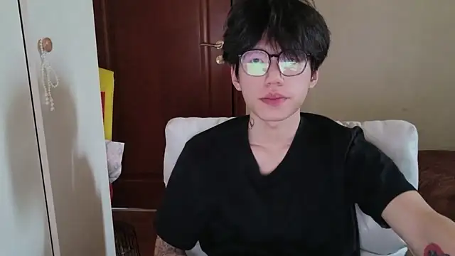 Snapshot of hangzi-0011 chatting on March 3, 2026, 8:53 am hangzi-0011 online show from March 3, 2026, 8:53 am