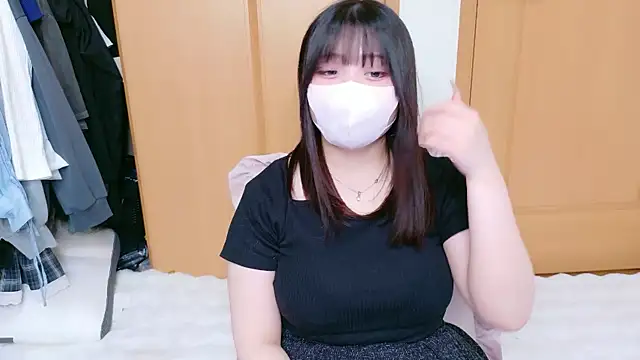 YUKINA 00 online show from May 31, 2026, 2:24 pm