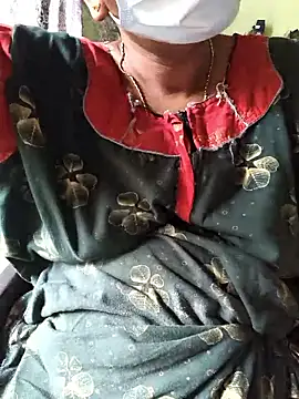 Snapshot of Tamilselviroja- chatting on November 18, 2025, 3:45 am Tamilselviroja- online show from November 18, 2025, 3:45 am