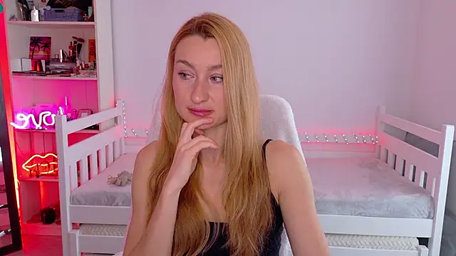 MysticRoxanne online show from January 11, 2026, 10:09 am