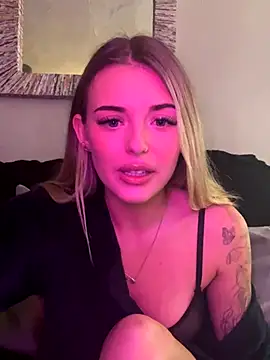 EllieEllxx online show from October 10, 2025, 10:03 am