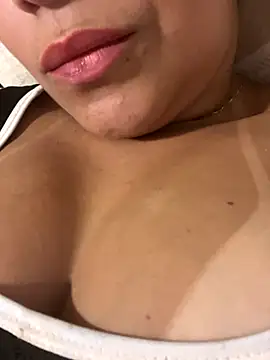 ayshabeatriz online show from October 1, 2025, 6:36 pm