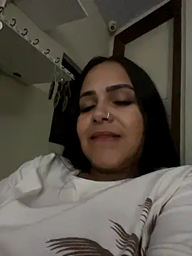ayshabeatriz online show from October 8, 2025, 5:05 am