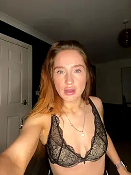 Cherry-L-28 online show from October 8, 2025, 7:55 pm