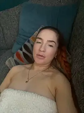 Cherry-L-28 online show from November 25, 2025, 2:39 pm