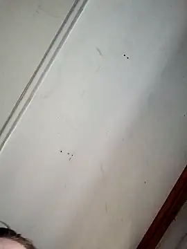 Queen2454 online show from April 19, 2026, 1:49 am