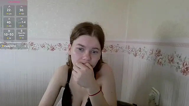 0nlyLola online show from October 9, 2025, 7:17 am