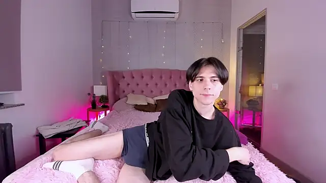 Ellis Rin online show from November 2, 2025, 9:06 pm