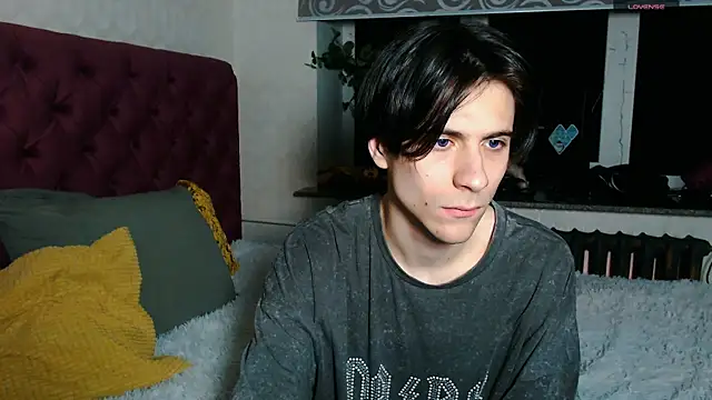 Ellis Rin online show from November 7, 2025, 5:35 pm