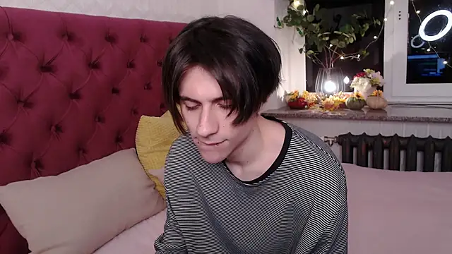 Ellis Rin online show from November 22, 2025, 8:41 pm